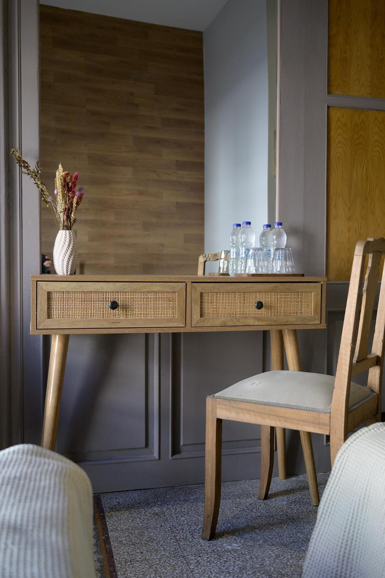 Alley Rooms Митилини Экстерьер фото