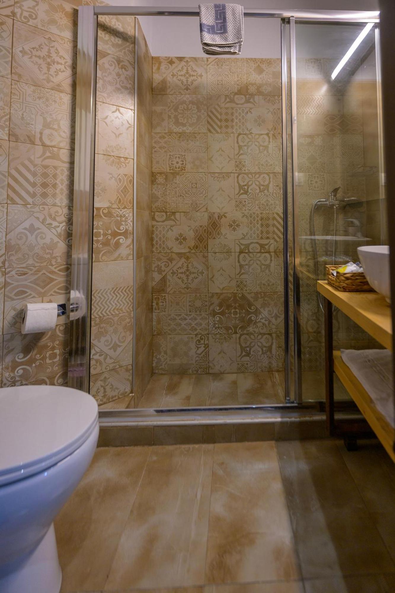 Alley Rooms Митилини Экстерьер фото